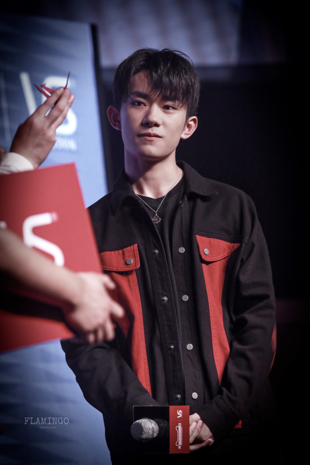 易烊千玺tfboys沙宣全球代言人高清帅气