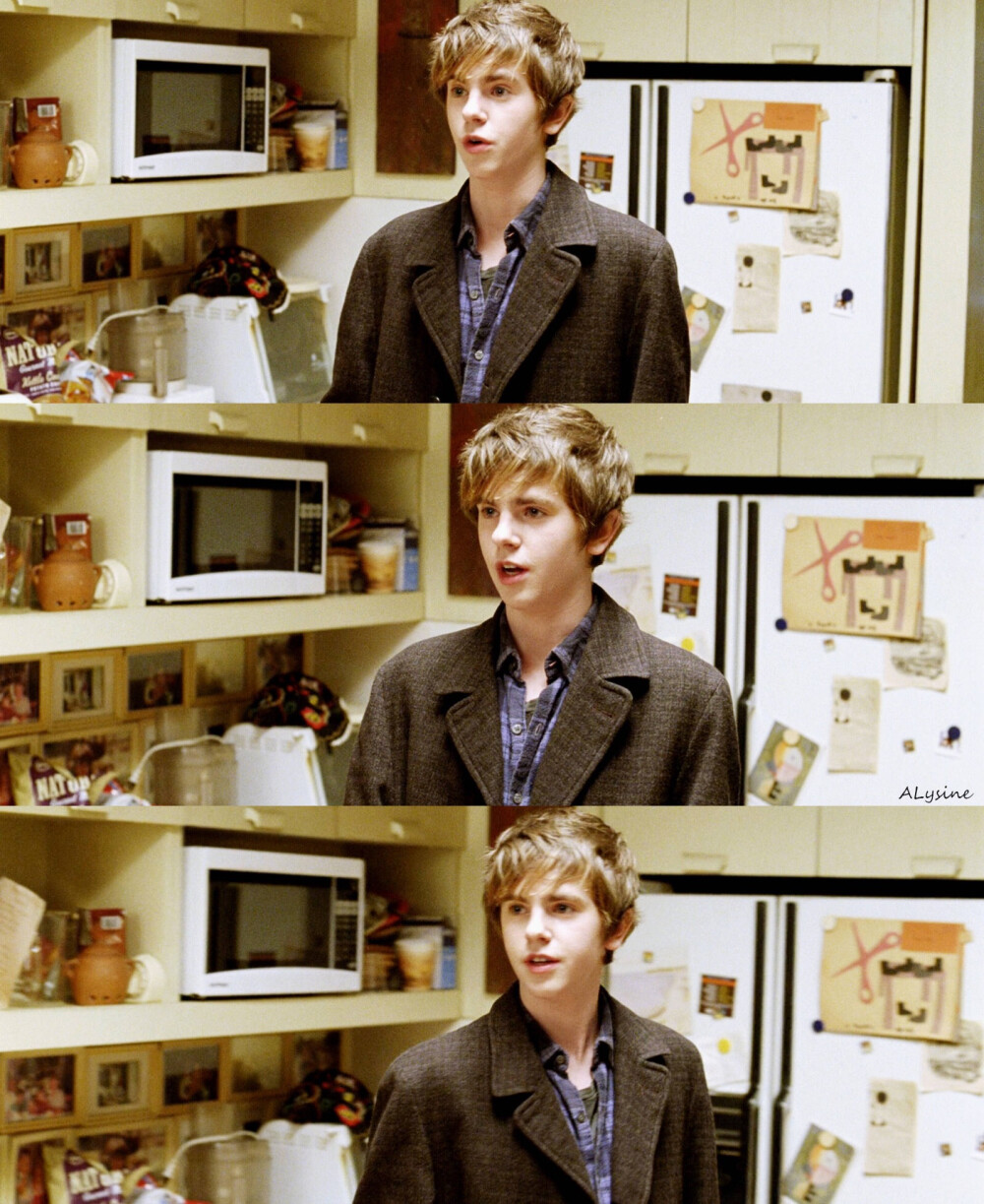 图源微博侵删（Freddie Highmore