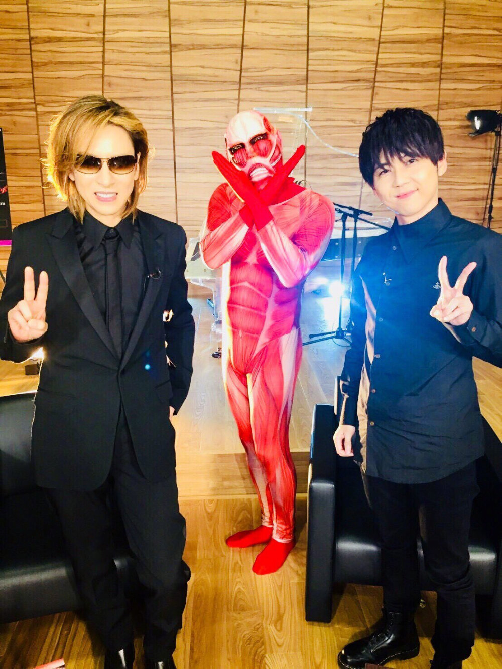 YOSHIKI 梶裕贵 ​