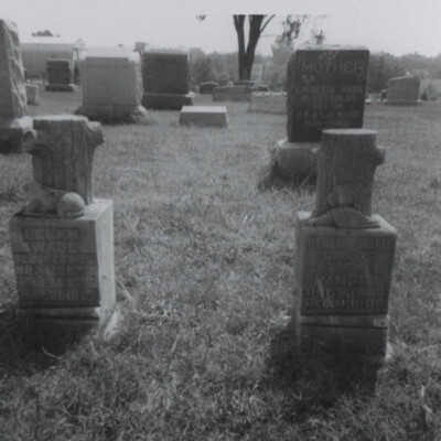 ▹tombstone without a name