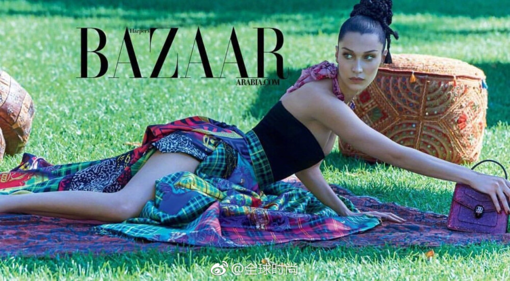 时尚明星#BellaHadid# 登上《HarpersBazaar》阿拉伯版封面，高耸的发髻，夸张的珠宝，倒是看不出违和感，贝拉的这组画报你觉得怎么样？ ​