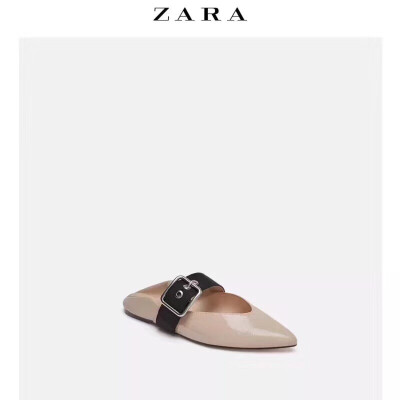 【Zara*芭蕾鞋】
miumiu即视感 脚背可以调节
这款后脚跟是仿羊皮的 可以踩着当拖鞋穿
杏色很温柔 (๑'ᴗ')ゞ
