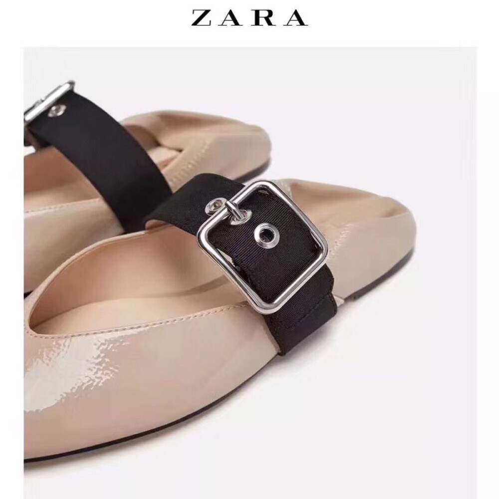 【Zara*芭蕾鞋】
miumiu即视感 脚背可以调节
这款后脚跟是仿羊皮的 可以踩着当拖鞋穿
杏色很温柔 (๑'ᴗ')ゞ
