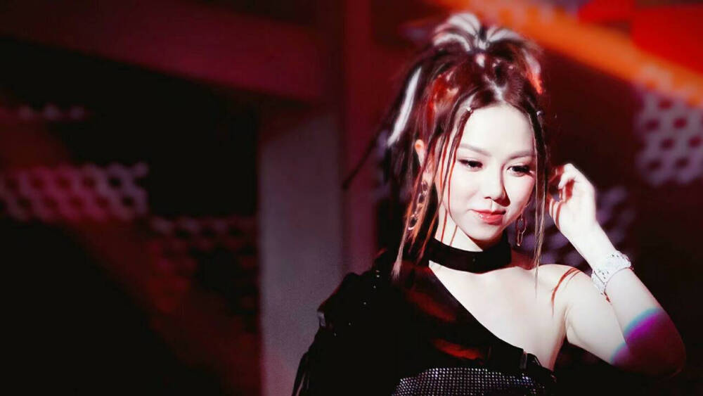 邓紫棋中国新说唱冠军之夜自截图