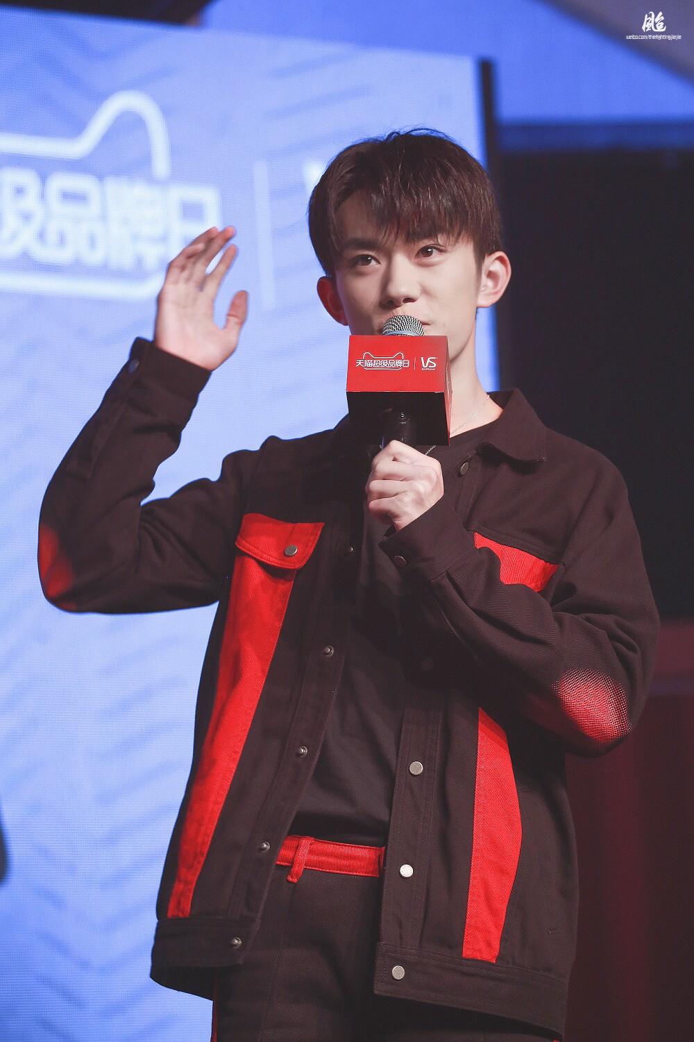 易烊千玺tfboys沙宣全球代言人高清帅气