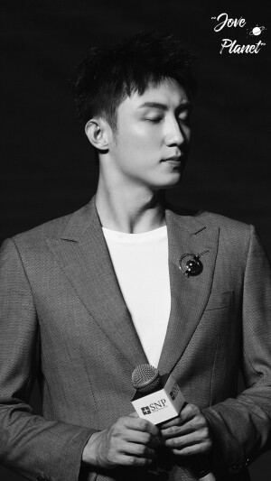 黄景瑜去色照片高清