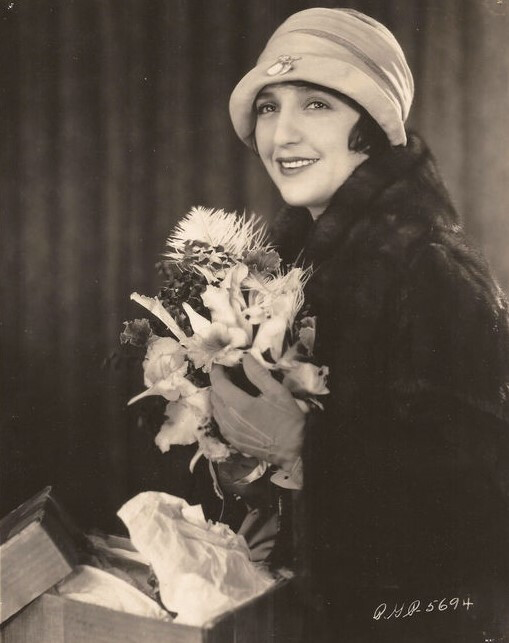 比比·黛纽斯Bebe Daniels