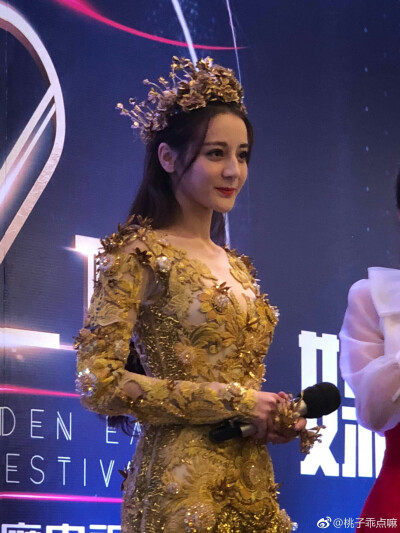 迪丽热巴金鹰节女神