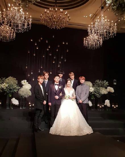 EXO&朴宥拉，1989.09.21 姐姐结婚快乐祝你幸福