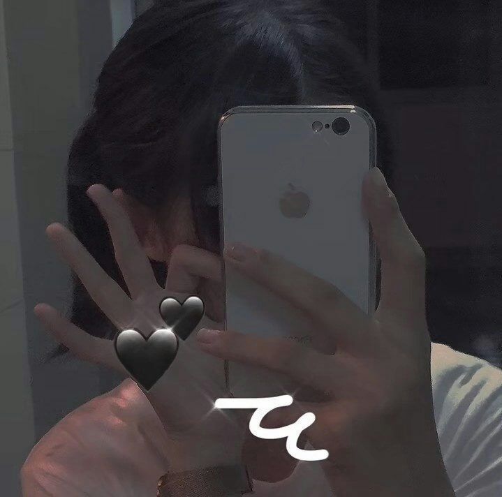 女生头像鸭 拿手机