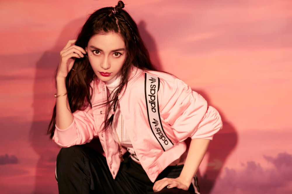 Angelababy 代言Adidas orginals