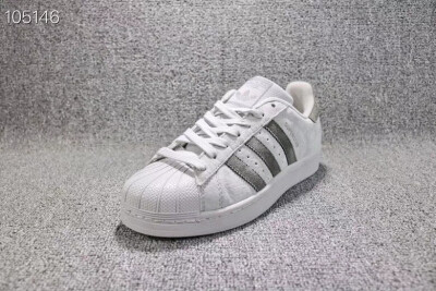 麂皮RH-SA-JY
爆火 Adidas SuperStar x Reigning Champ 贝壳头联名款卫冕冠军系列麂皮板鞋男女鞋BS9558
36-44码