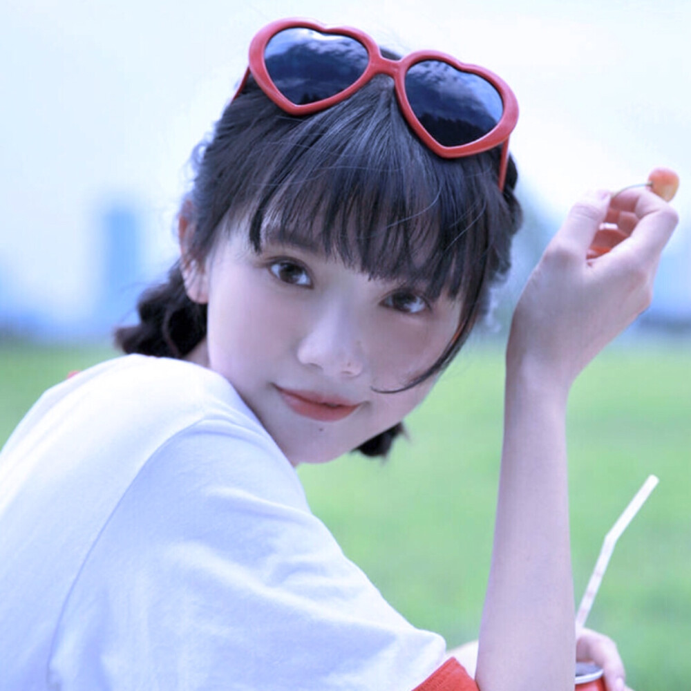 希望你们也包括我自己能做到不跟风不随波逐流更不要为了讨好别人去委曲求全越是被人看不起就越要证明给他们看生气不如争气我的愿望就是气死那些一直躲背后对我指手画脚的人