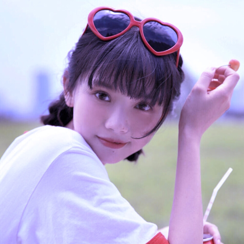 希望你们也包括我自己能做到不跟风不随波逐流更不要为了讨好别人去委曲求全越是被人看不起就越要证明给他们看生气不如争气我的愿望就是气死那些一直躲背后对我指手画脚的人