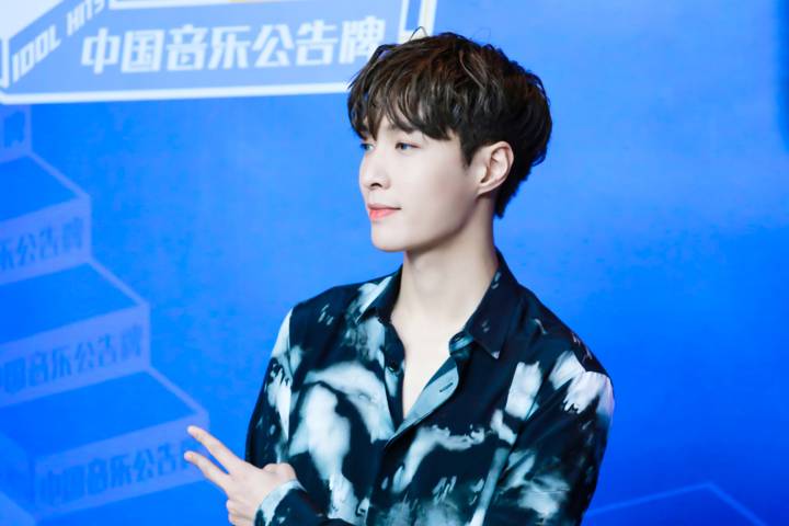 张艺兴 ❤
181017 中国音乐公告牌录制上班 