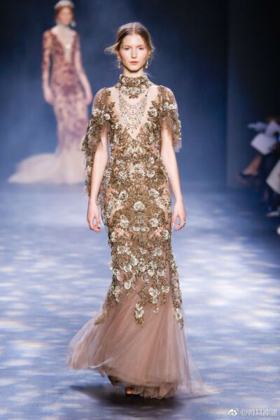 ​ ​​​​​ ​​​​​ ​​​​​ ​​​​​ ​​​​服饰设计Marchesa 2016 ​​​​​ ​​​​