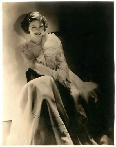 约瑟芬哈钦森
Josephine Hutchinson
美国女演员.1903-1998年