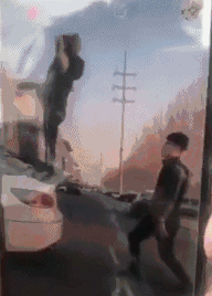 好看的皮囊千篇一律，有趣的灵魂200多斤#搞笑# ​