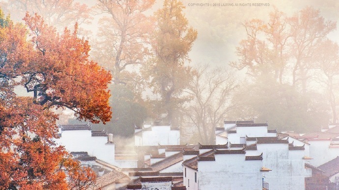 漠漠青山水自流，西风烟树几经秋。旧进歌舞人游地，月满江城十二楼。----------《石城秋夜》释斯植 ​