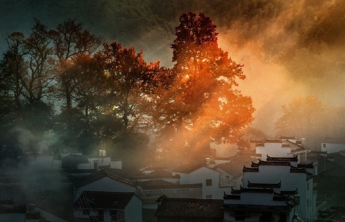 漠漠青山水自流，西风烟树几经秋。旧进歌舞人游地，月满江城十二楼。----------《石城秋夜》释斯植 ​