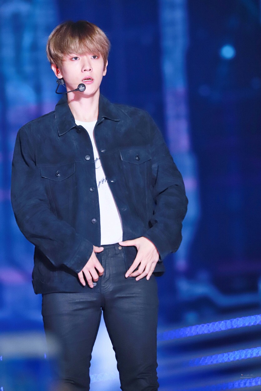 边伯贤baekhyunee7181020accompanybhbof开幕式演唱会高清4p