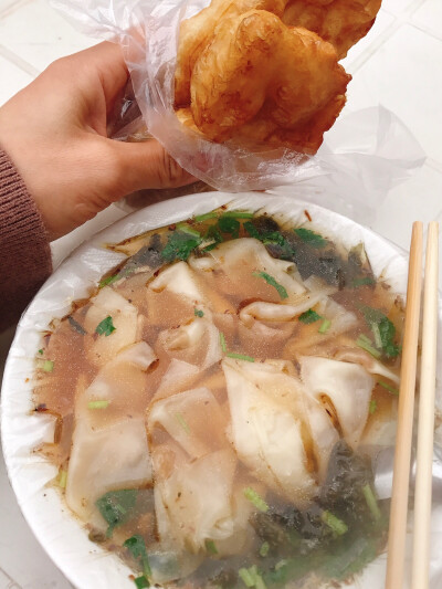 馄饨 油条