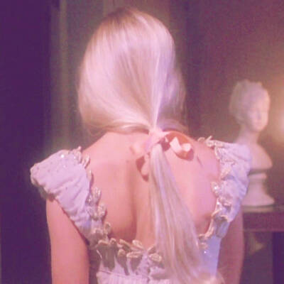 背景图（温柔粉色系）
最近睡得很坏
最好你搬过来