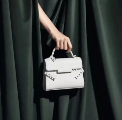 Delvaux Tempete*