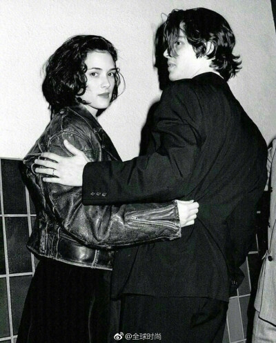 时尚明星JohnnyDepp &amp;WinonaRyder ，最喜欢的情侣合影，没有之一！ ​