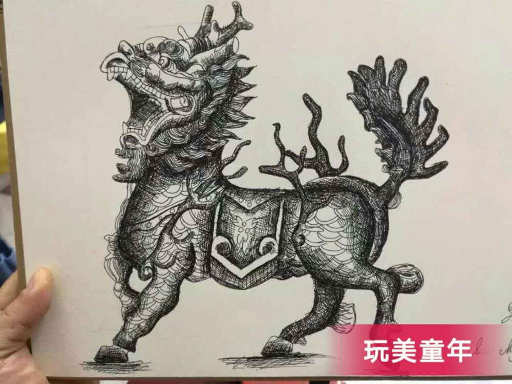 线描 儿童画 创意 装饰画 水彩笔 彩色 黑白 动物 盆栽 铜钱草 青花瓷 花瓶 麒麟 头冠 凤冠 霞帔 石雕 独轮车 写生 速写 花卉 植物