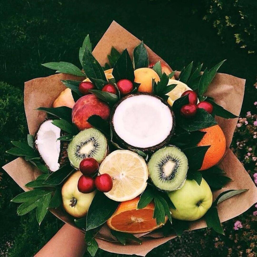 Fruit bouquet| ins：vkusny_buket_msk
好看又能吃的水果花束