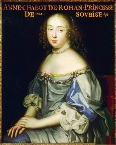 Anne Julie de Rohan-Chabot，被称为苏比斯王妃（因为她嫁给了苏比斯王子），接受过良好的教育。后来当路易十四在法国香波堡 的时候，Anne见到了国王，并在一段时间里，成为了国王的情妇。