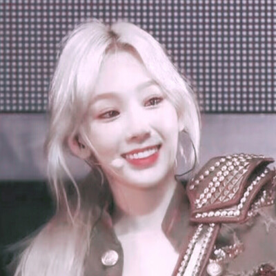 你的眉与眼，我的喜与欢。