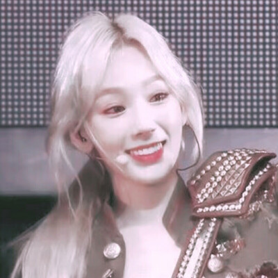 你的眉与眼，我的喜与欢。