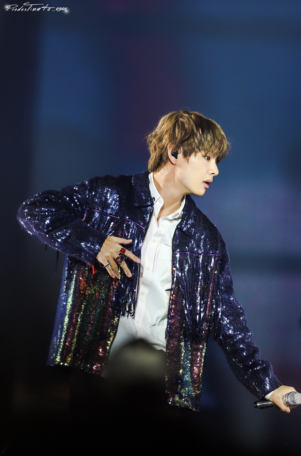 v金泰亨bts防弹少年团btsworldtourloveyourself演唱会in巴黎