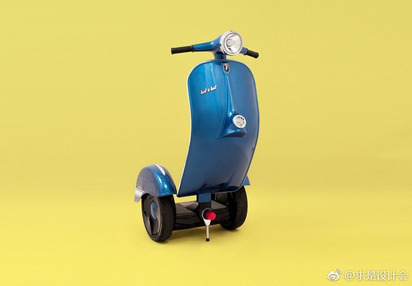 这款全电动的 z -scooter 外形的设计灵感来源于 corradino d’ascanio 为 vespa 品牌设计的原版踏板摩托车，从前方看上去有着强烈的意式风格，而从背后看则又展现出 segway 电动平衡车的一面。#求是爱设计#