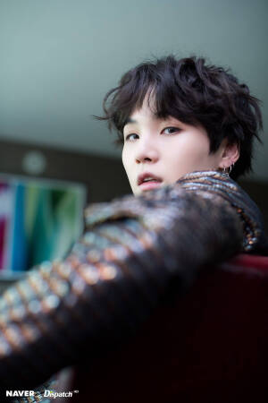 闵玧其  suga