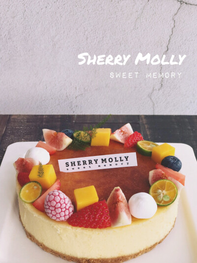 #SHERRY Molly家の下午茶#—『芝士cake』应该是订来平时吃哒cake～喜欢芝士口感 搭配了莓果装饰 好看之余 口感也是特别棒呀