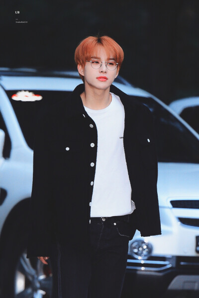 JungWoo.
金廷祐.
cr：umbrella0219