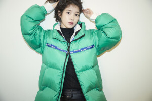 IU 李知恩 李智恩 New Balance 代言图