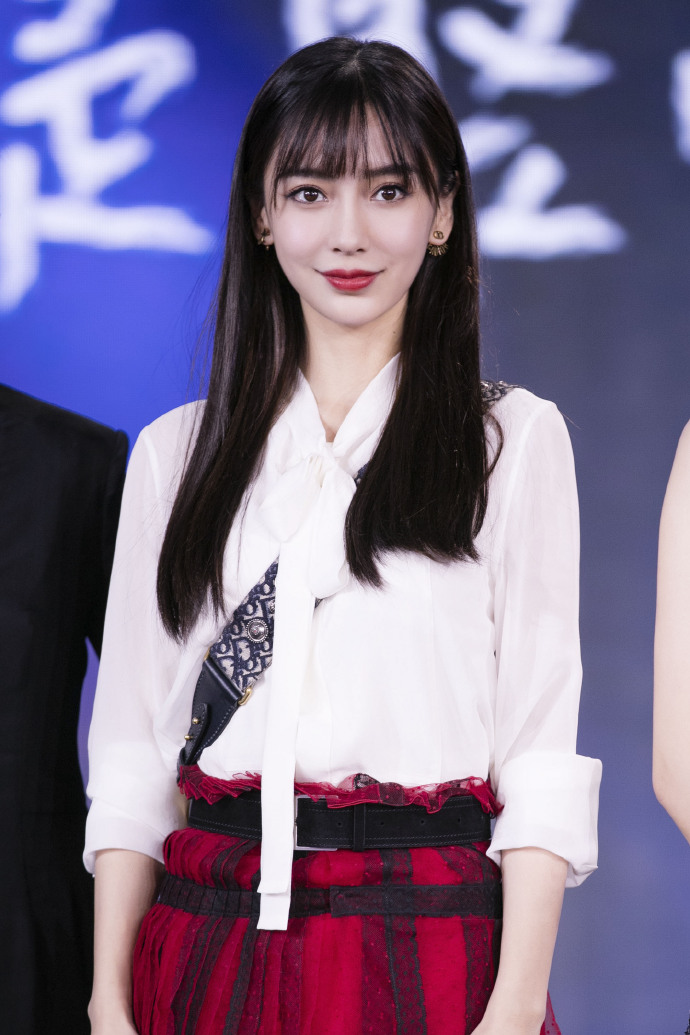 Angelababy 出席2018BAZAAR明星慈善夜