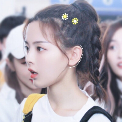 爱豆头像cr.二传注出处
by顾恩久ej//堆糖勋味奶霖
均自截自调图（杨超越）