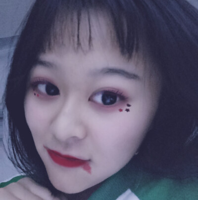 我亦只有一场青春
我不想辜负任何人
你真我就真
