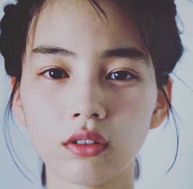 能年玲奈
女头
是好看的小仙女，这不是马思纯吧（ '▿ ' ）