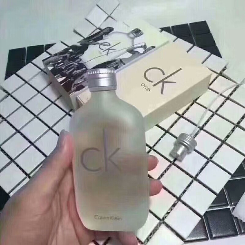 ck白色香水