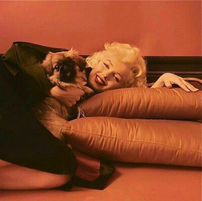 Marilyn photographed by Milton Greene, March 28, 1955