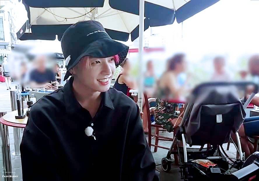 田柾国/小国/JUNGKOOK/JK
田国男友照。
图源微博 拿图点赞收藏