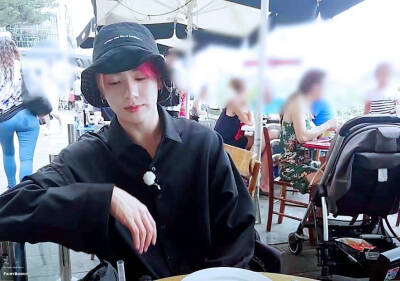 田柾国/小国/JUNGKOOK/JK
田国男友照。
图源微博 拿图点赞收藏