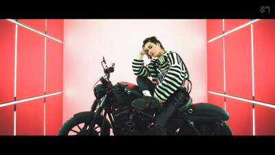 #和exo携手同行# #EXO#
181031 EXO正规五辑《DON’T MESS UP MY TEMPO》
TEMPO MV 预告 截图 Part.1
