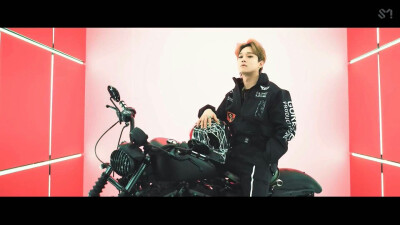 #和exo携手同行# #EXO#
181031 EXO正规五辑《DON’T MESS UP MY TEMPO》
TEMPO MV 预告 截图 Part.1
